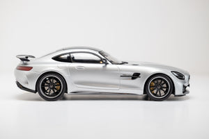 MERCEDES-AMG GTR