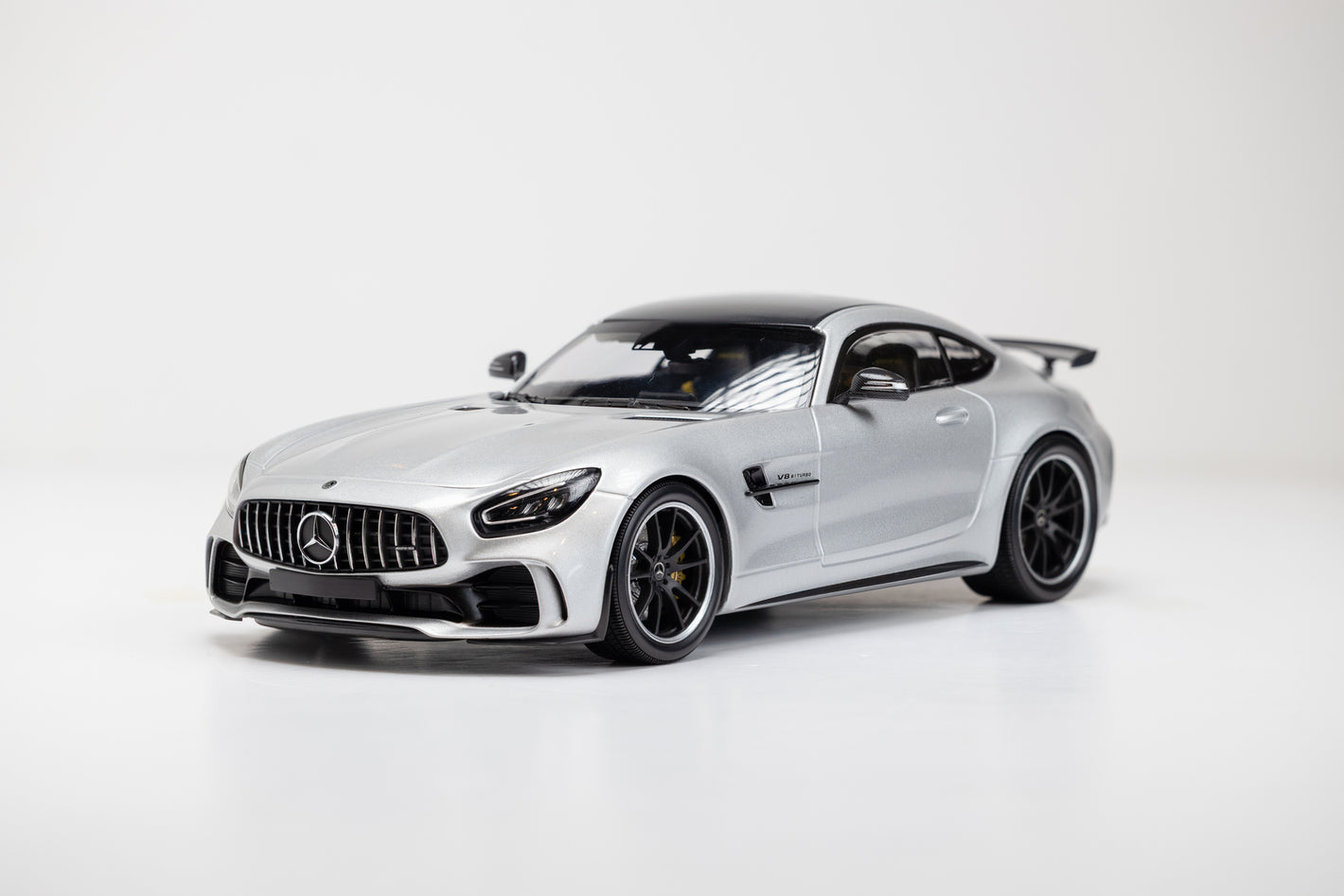 MERCEDES-AMG GTR