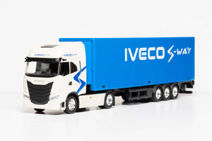 IVECO TRUCK WITH HAULER