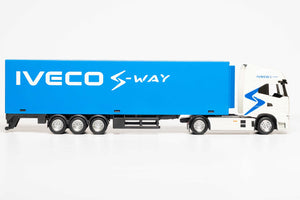 IVECO TRUCK WITH HAULER