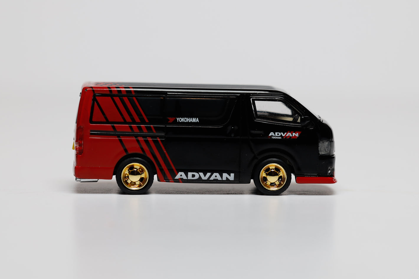 toyota hiace advan